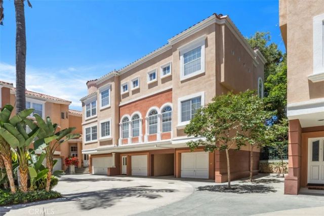 10 Palmieri Aisle, Irvine, CA 92606