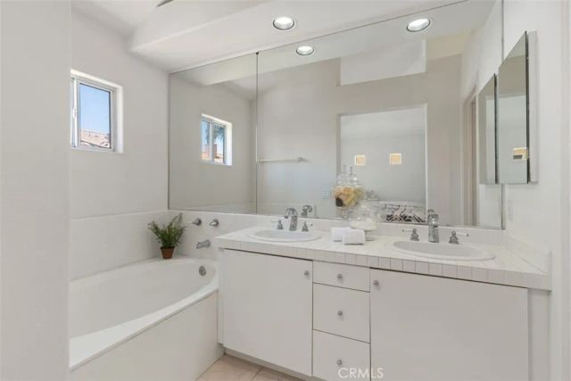 10 Palmieri Aisle, Irvine, CA 92606