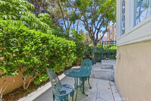 10 Palmieri Aisle, Irvine, CA 92606