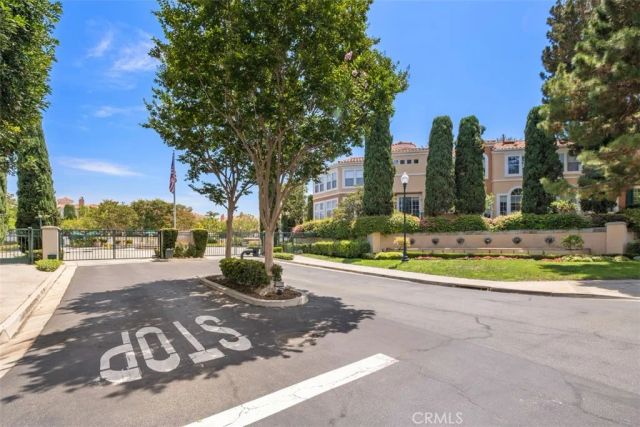 10 Palmieri Aisle, Irvine, CA 92606