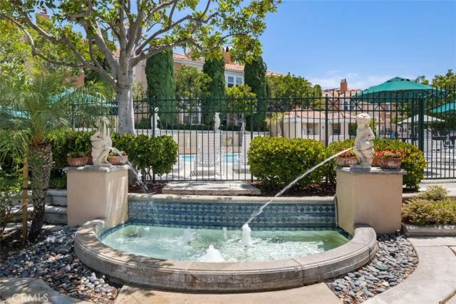 10 Palmieri Aisle, Irvine, CA 92606