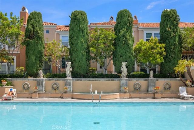 10 Palmieri Aisle, Irvine, CA 92606