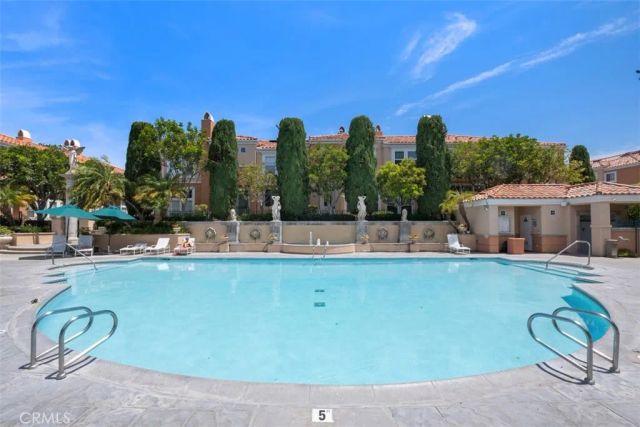 10 Palmieri Aisle, Irvine, CA 92606