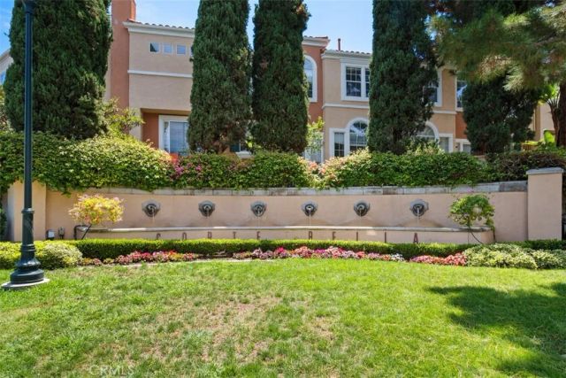 10 Palmieri Aisle, Irvine, CA 92606