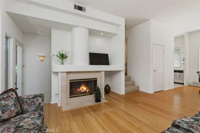 10 Palmieri Aisle, Irvine, CA 92606