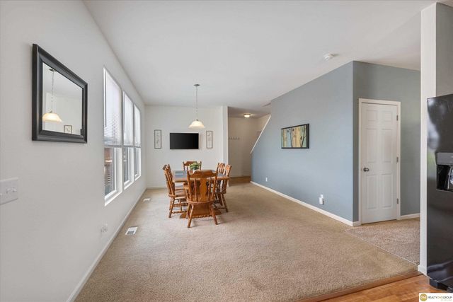 8701 S 163 Avenue, Omaha, NE 68136