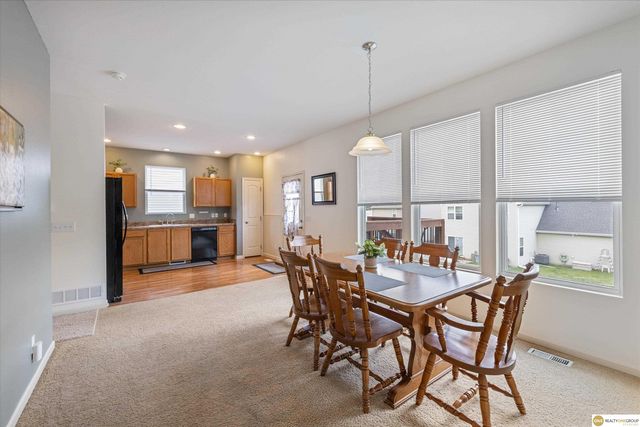 8701 S 163 Avenue, Omaha, NE 68136