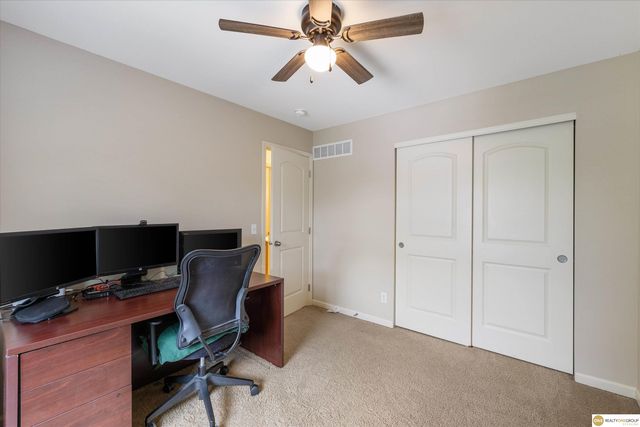8701 S 163 Avenue, Omaha, NE 68136