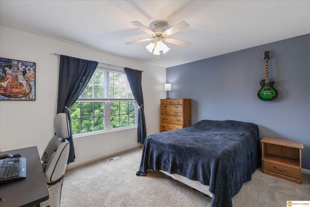 8701 S 163 Avenue, Omaha, NE 68136