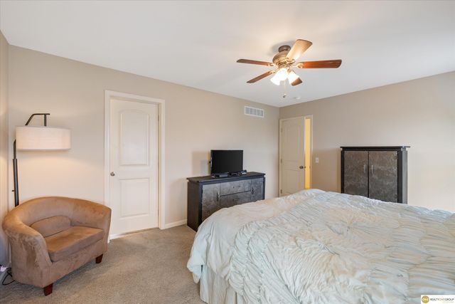 8701 S 163 Avenue, Omaha, NE 68136
