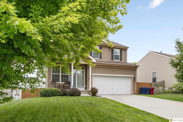 8701 S 163 Avenue, Omaha, NE 68136