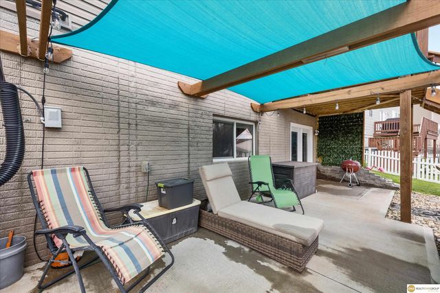 8701 S 163 Avenue, Omaha, NE 68136