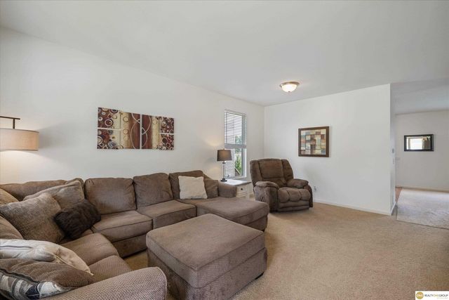 8701 S 163 Avenue, Omaha, NE 68136