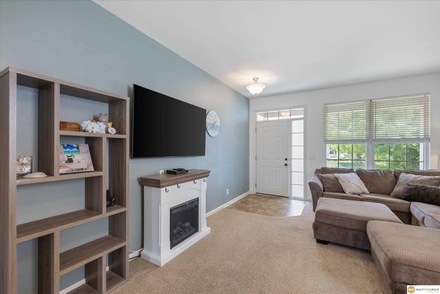 8701 S 163 Avenue, Omaha, NE 68136