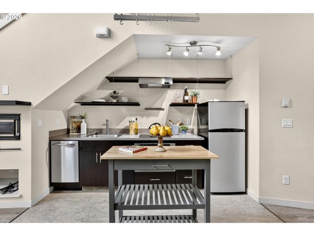 4309 Se DIVISION St B, Portland, OR 97206