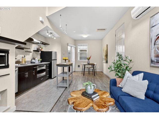 4309 Se DIVISION St B, Portland, OR 97206