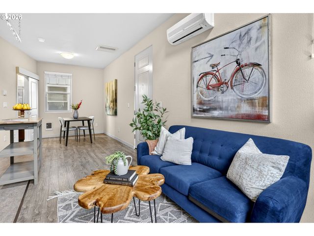 4309 Se DIVISION St B, Portland, OR 97206