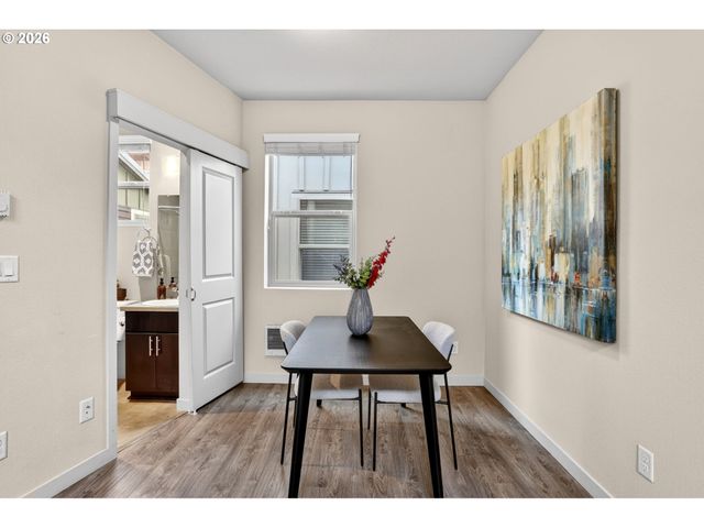 4309 Se DIVISION St B, Portland, OR 97206