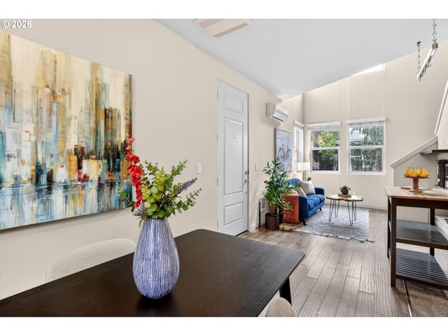 4309 Se DIVISION St B, Portland, OR 97206