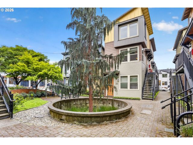 4309 Se DIVISION St B, Portland, OR 97206