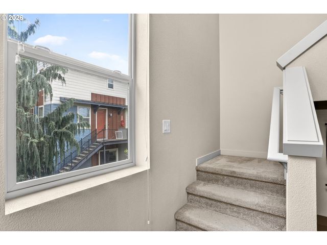 4309 Se DIVISION St B, Portland, OR 97206