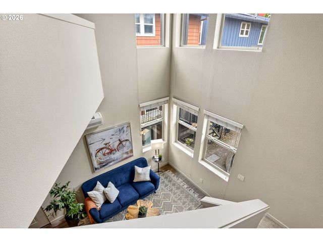 4309 Se DIVISION St B, Portland, OR 97206