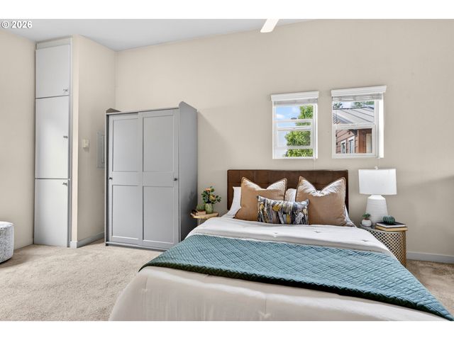 4309 Se DIVISION St B, Portland, OR 97206