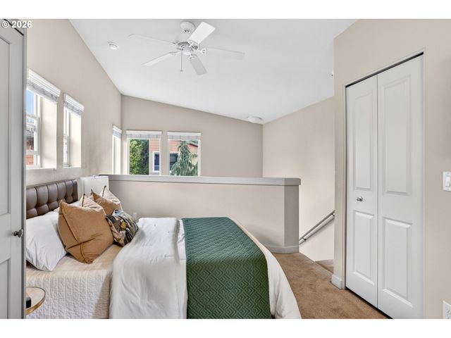 4309 Se DIVISION St B, Portland, OR 97206