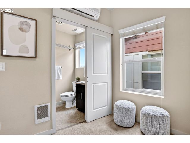 4309 Se DIVISION St B, Portland, OR 97206