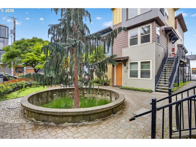 4309 Se DIVISION St B, Portland, OR 97206