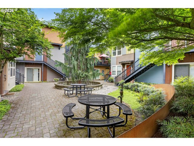 4309 Se DIVISION St B, Portland, OR 97206