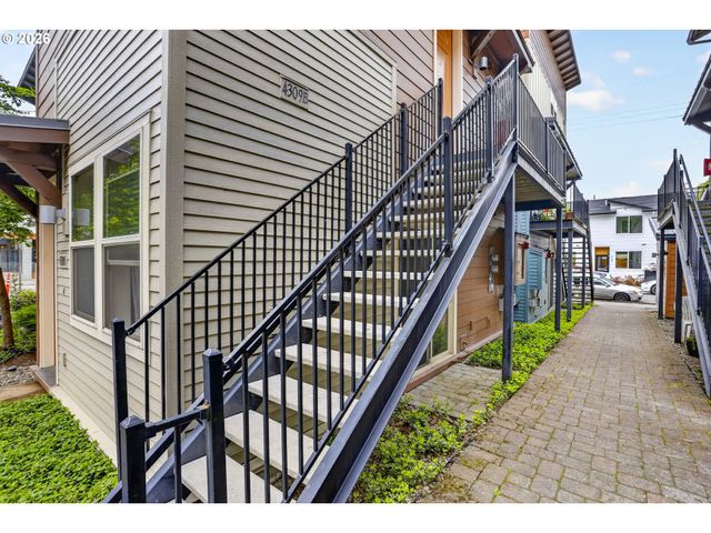 4309 Se DIVISION St B, Portland, OR 97206
