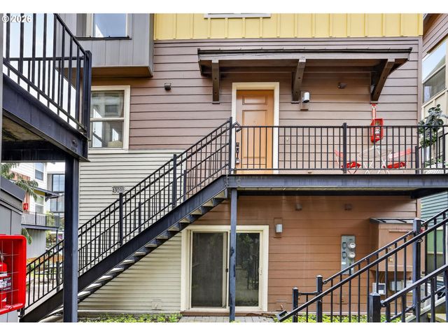 4309 Se DIVISION St B, Portland, OR 97206