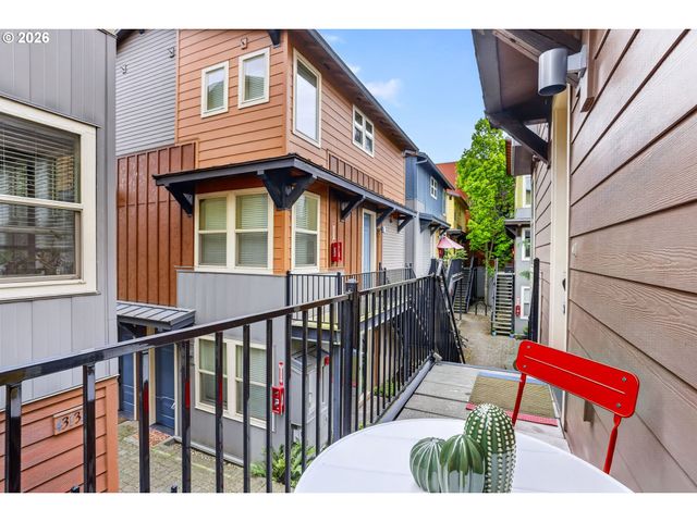 4309 Se DIVISION St B, Portland, OR 97206