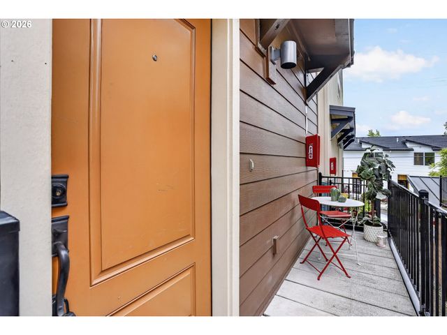 4309 Se DIVISION St B, Portland, OR 97206