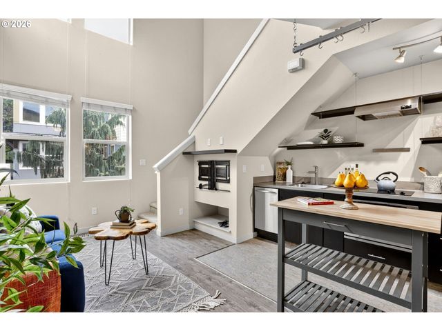 4309 Se DIVISION St B, Portland, OR 97206