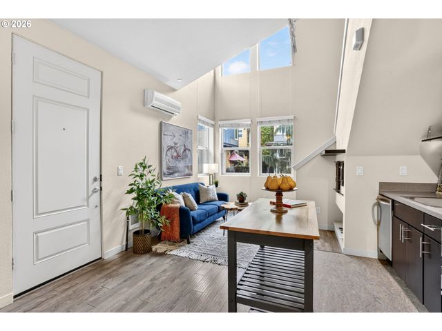 4309 Se DIVISION St B, Portland, OR 97206