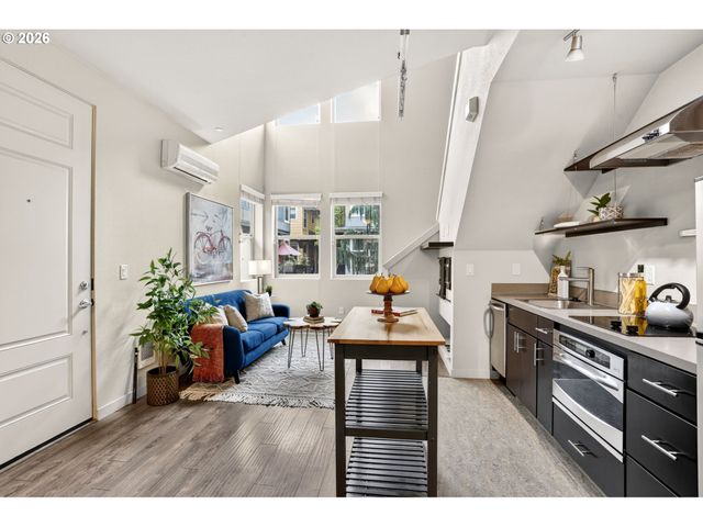 4309 Se DIVISION St B, Portland, OR 97206