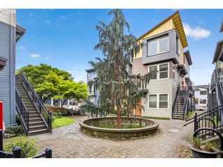 4309 Se DIVISION St B, Portland, OR 97206