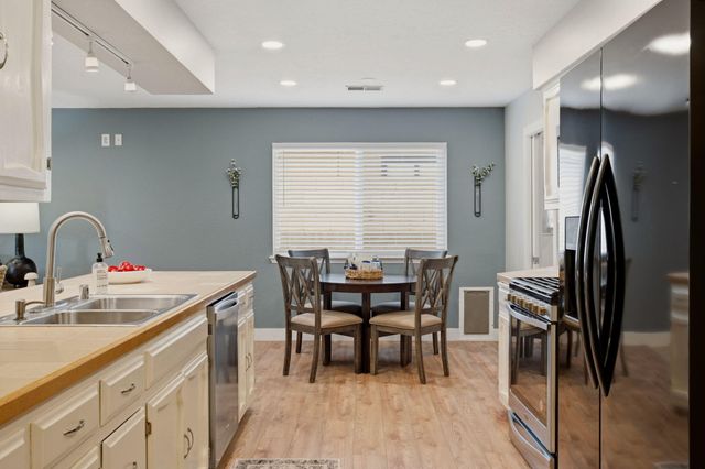 5401 Purcell Drive NE, Albuquerque, NM 87111