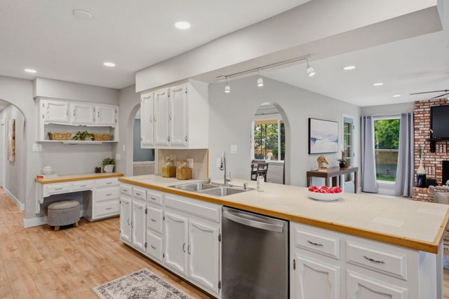 5401 Purcell Drive NE, Albuquerque, NM 87111