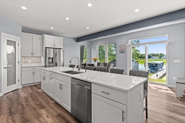 28925 Elm Island DRIVE, Waterford, WI 53185