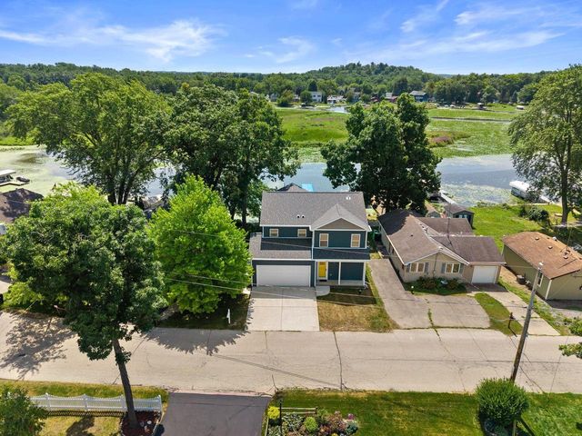 28925 Elm Island DRIVE, Waterford, WI 53185