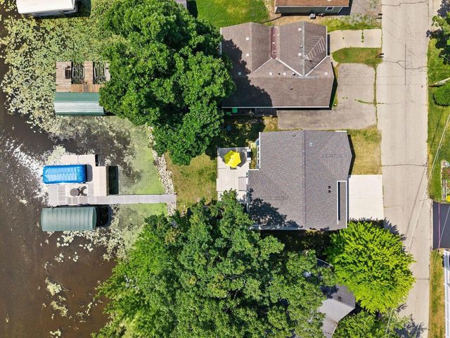 28925 Elm Island DRIVE, Waterford, WI 53185