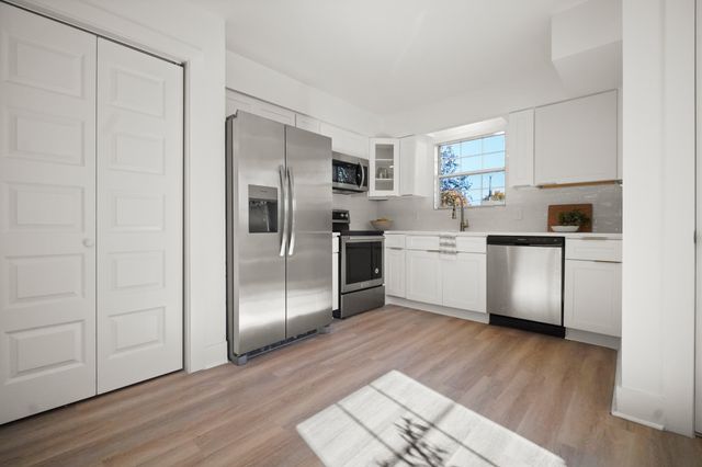 3238 Leawood Dr, Nashville, TN 37218