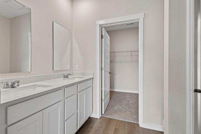 133 Cressmoor Boulevard, Hobart, IN 46342