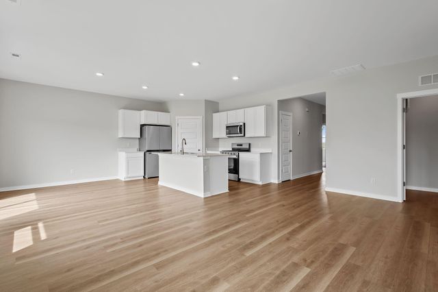 133 Cressmoor Boulevard, Hobart, IN 46342