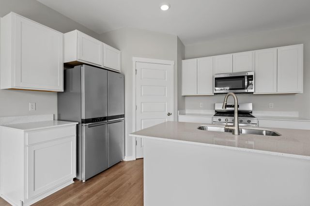 133 Cressmoor Boulevard, Hobart, IN 46342