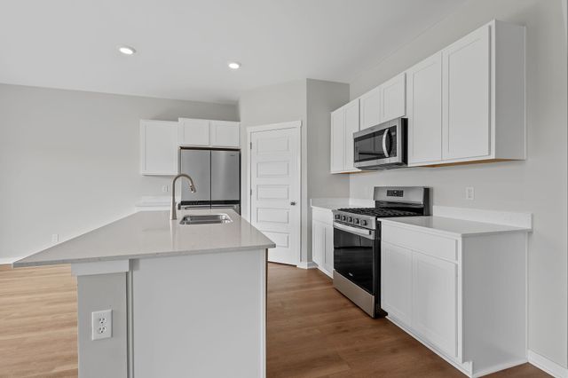 133 Cressmoor Boulevard, Hobart, IN 46342