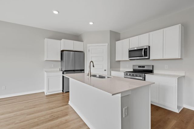 133 Cressmoor Boulevard, Hobart, IN 46342